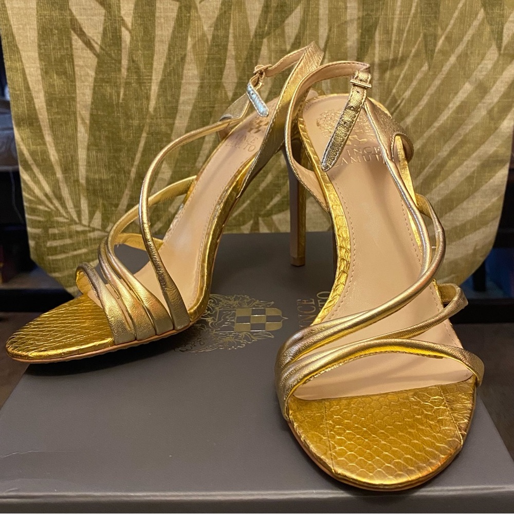 NIB Vince Camuto Cleopatra Gold Metallic Heels